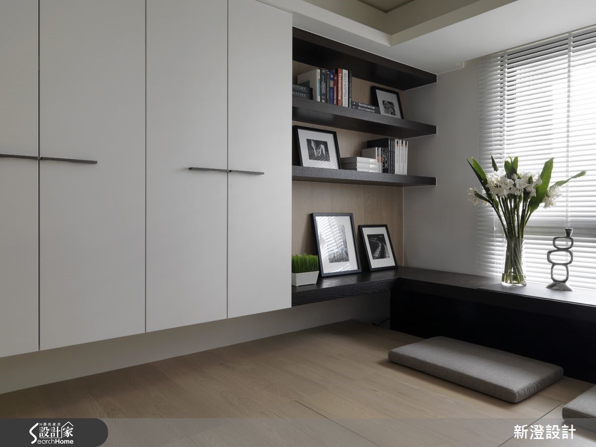 進入屋內，色澤溫樸的牆面在進門後即開啟第一眼的舒適